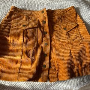 Forever 21 skirt🤍(NEVER WORN)